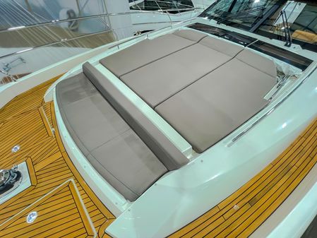 Prestige 680 Flybridge image