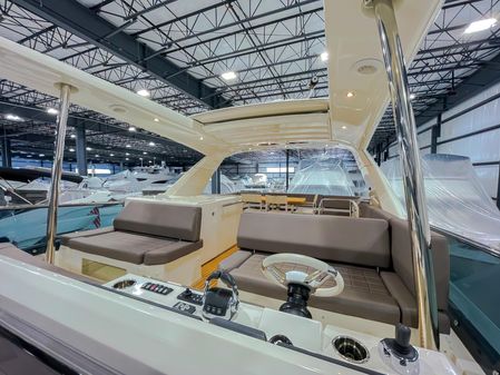 Prestige 680 Flybridge image