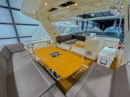 Prestige 680 Flybridge image