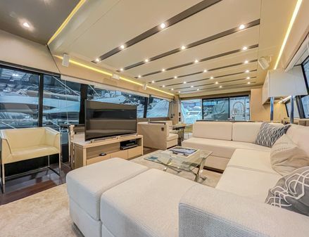 Prestige 680 Flybridge image