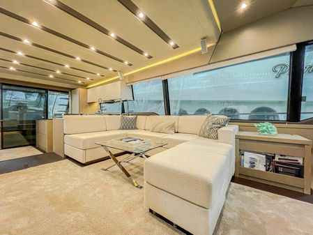 Prestige 680 Flybridge image