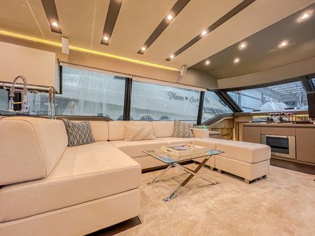 Prestige 680 Flybridge image