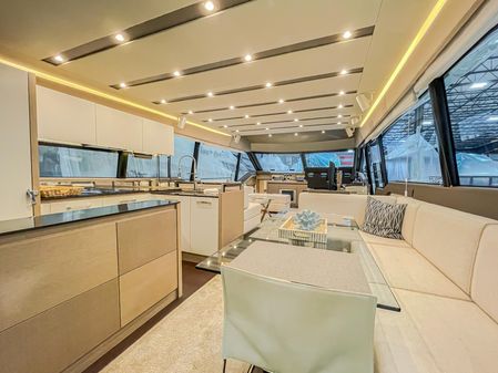 Prestige 680 Flybridge image