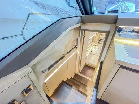 Prestige 680 Flybridge image