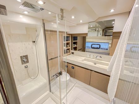 Prestige 680 Flybridge image