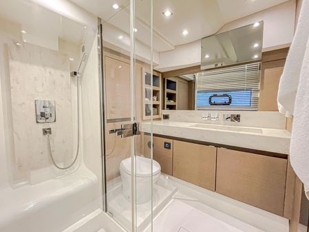 Prestige 680 Flybridge image