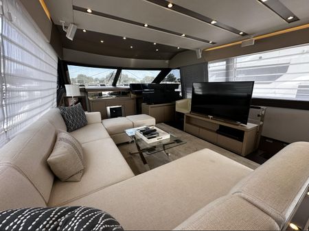 Prestige 680 Flybridge image