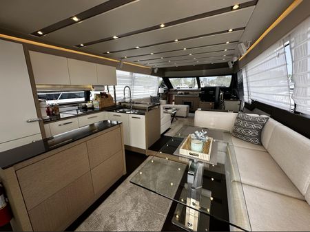 Prestige 680 Flybridge image