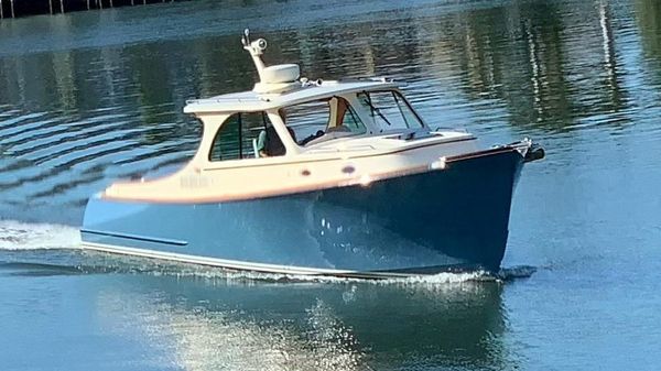Hinckley Talaria 34