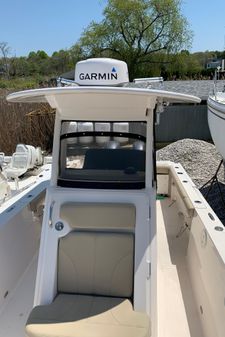 Pursuit C 260 Center Console image