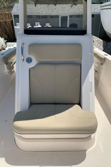 Pursuit C 260 Center Console image
