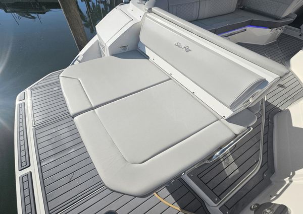 Sea Ray 320 Sundancer image