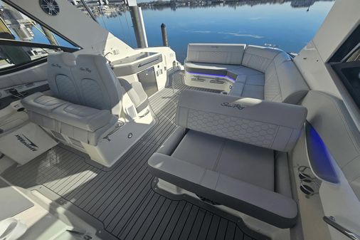 Sea Ray 320 Sundancer image