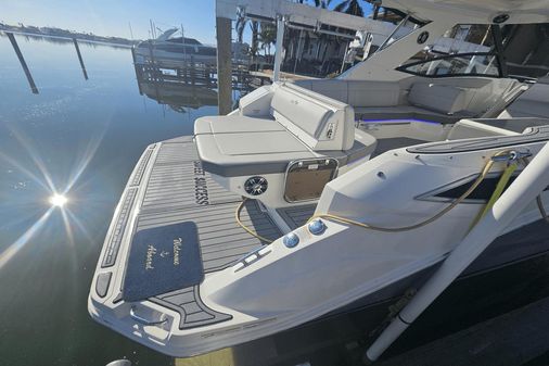 Sea Ray 320 Sundancer image