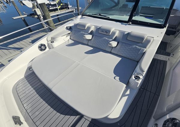 Sea Ray 320 Sundancer image