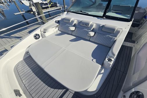 Sea Ray 320 Sundancer image