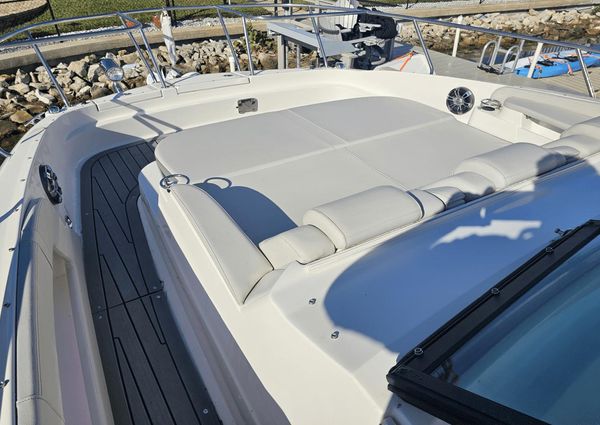 Sea Ray 320 Sundancer image