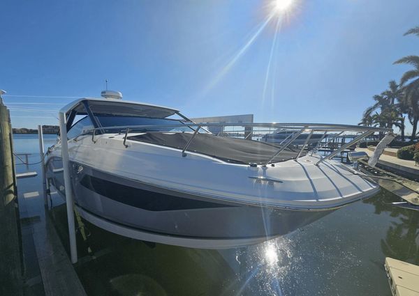 Sea Ray 320 Sundancer image