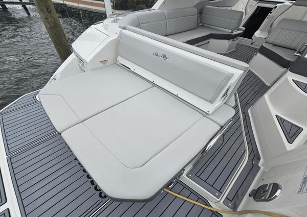 Sea Ray 320 Sundancer image