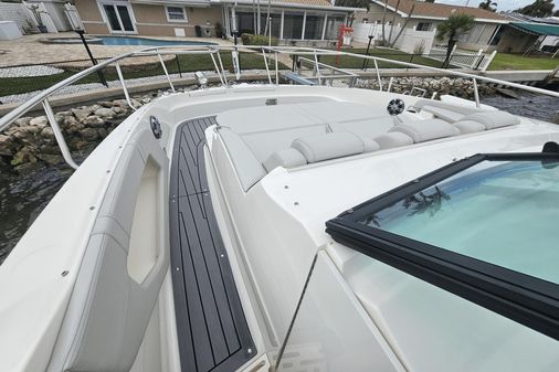 Sea Ray 320 Sundancer image