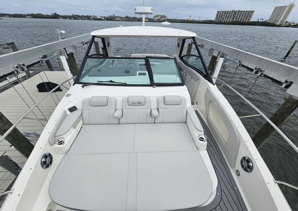 Sea Ray 320 Sundancer image