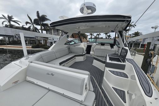 Sea Ray 320 Sundancer image