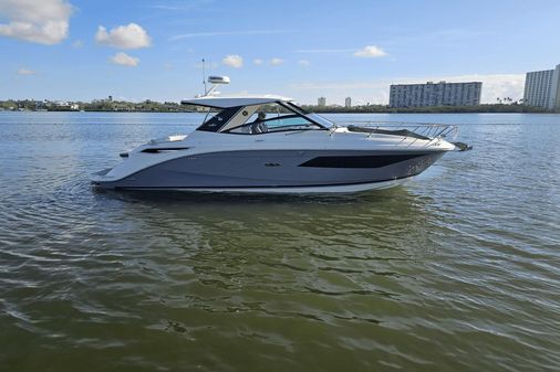 Sea Ray 320 Sundancer image