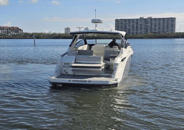 Sea Ray 320 Sundancer image