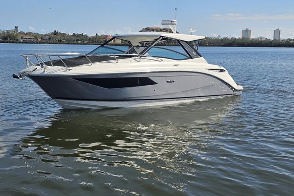 Sea Ray 320 Sundancer - main image