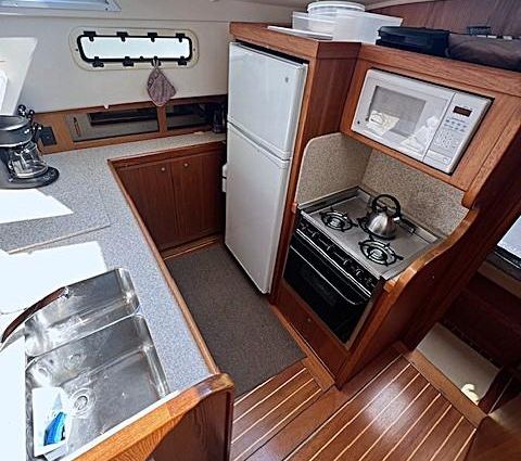 Mainship 430 Trawler image