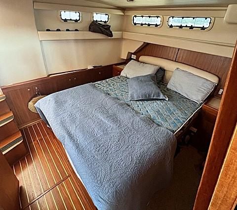 Mainship 430 Trawler image