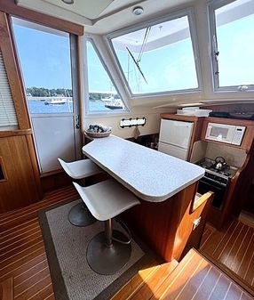 Mainship 430 Trawler image