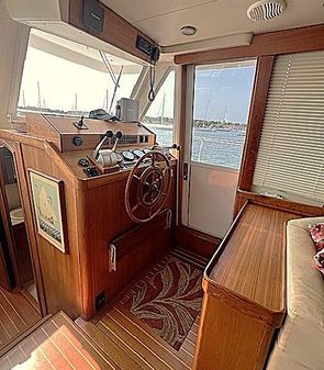 Mainship 430 Trawler image