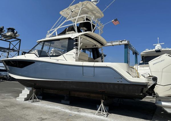 Boston Whaler 405 CONQUEST - FULL TOWER image