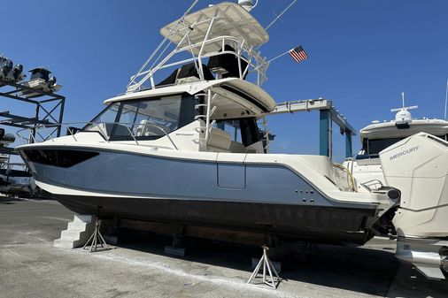 Boston Whaler 405 CONQUEST - FULL TOWER image