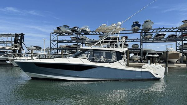 Boston Whaler 405 CONQUEST - FULL TOWER 