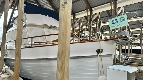 Grand Banks 32 Trawler