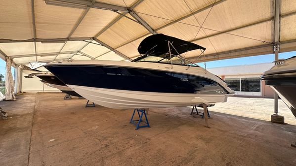 Sea Ray SLX 260 image