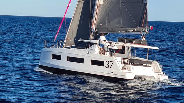 Aventura 37 Sail 