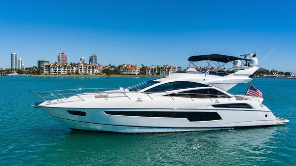 Sunseeker Sport Yacht 