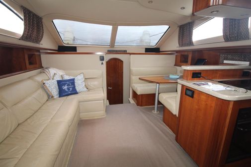 Cruisers Yachts 405 Express Motoryacht image