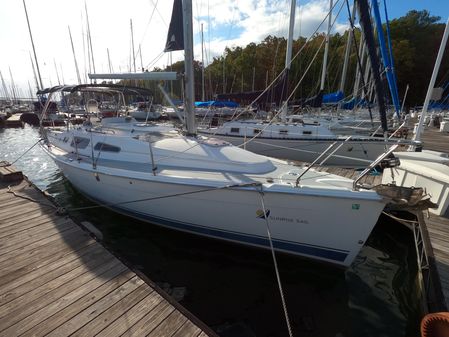 Hunter 33 image