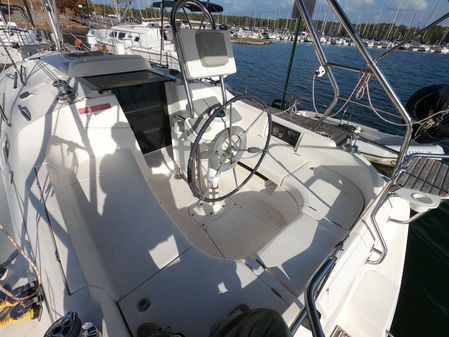 Hunter 33 image