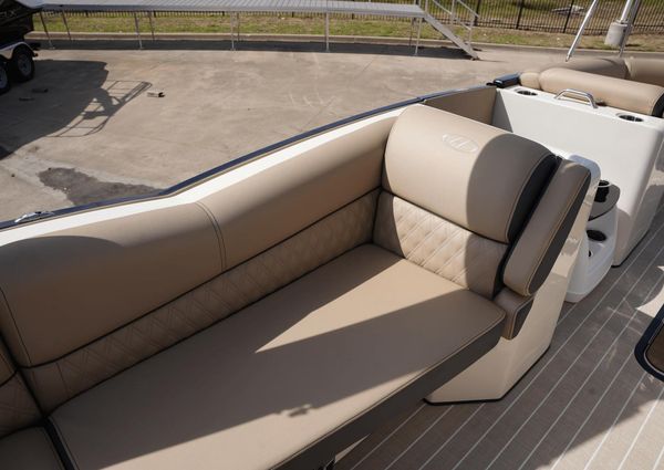 Harris Crowne 250 image