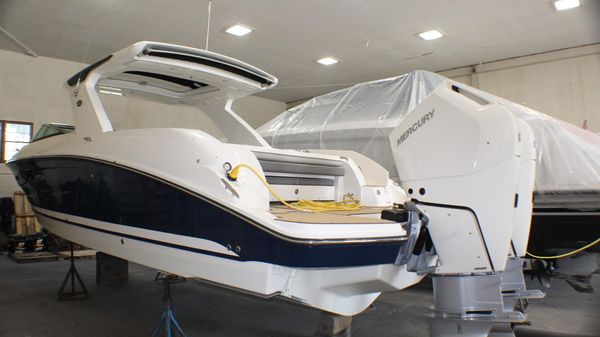 Sea Ray 350 SLX Outboard 