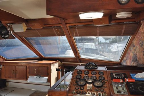 Tollycraft 44 Cockpit Motor Yacht image