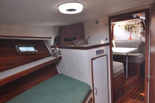 Tollycraft 44 Cockpit Motor Yacht image