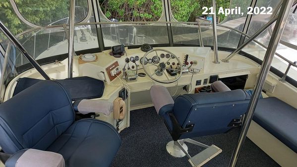 Tollycraft 44 Cockpit Motor Yacht image