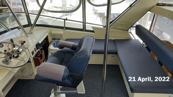 Tollycraft 44 Cockpit Motor Yacht image