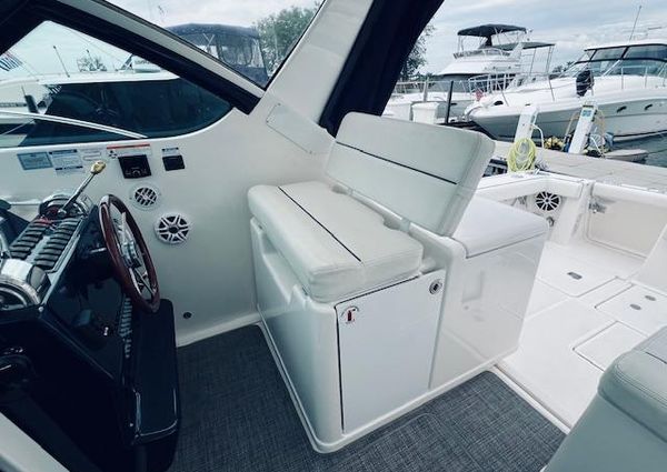 Tiara Yachts 3200 Open image